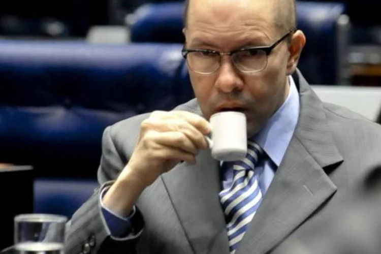 Demóstenes: quem decidirá se ele receberá ou não as licenças-prêmio será o seu irmão Benedito Torres, que ocupa o cargo de procurador-geral do Ministério Público Estadual de Goiás (José Cruz/Agência Brasil)