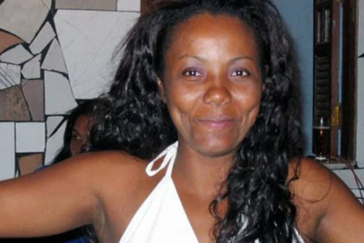 
	Imagem de Denize Soares, a brasileira acusada de envenenar o marido franc&ecirc;s: ela pode ser condenada &agrave; pris&atilde;o perp&eacute;tua
 (Jean-Pierre Clatot/AFP)