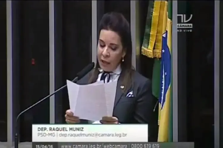 
	Raquel Muniz: a deputada elogiou o trabalho de seu marido na cidade durante seu voto pelo impeachment da presidente Dilma Rousseff
 (Reprodução / YouTube)