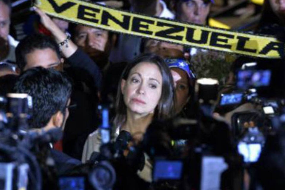 María Corina Machado é favorita em primárias opositoras na Venezuela