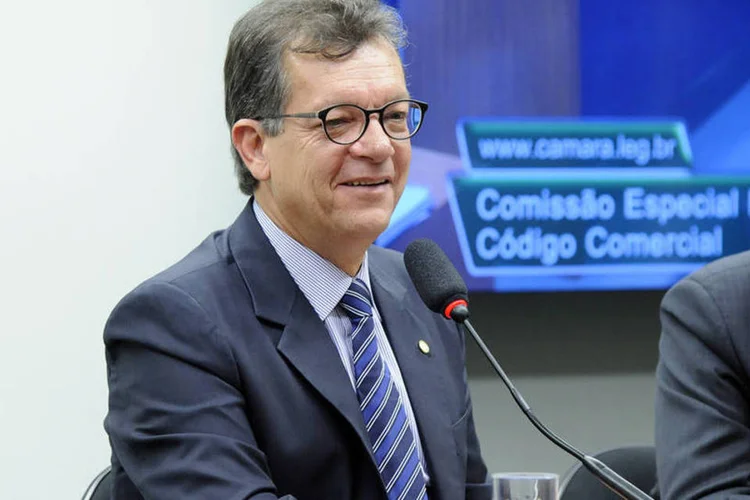 Laércio Oliveira: para o relator, é preciso conhecer a mulher do trabalhador para entender se o ambiente do trabalho remoto será propício para desenvolver as atividades ou estressante (Luis Macedo / Câmara dos Deputados/Agência Câmara)