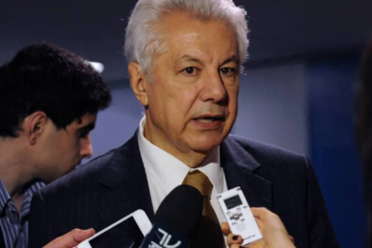 
	Arlindo Chinaglia (PT): &quot;N&atilde;o conhe&ccedil;o nenhum deles e n&atilde;o recebi nenhuma doa&ccedil;&atilde;o de campanha desse grupo&quot;, declarou o l&iacute;der do Governo na C&acirc;mara
 (Luis Macedo / Câmara dos Deputados)