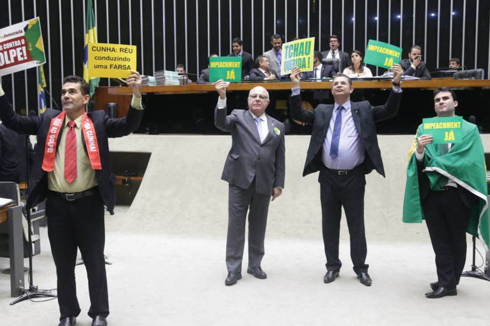 Impeachment abre janela para reverter crise de confiança