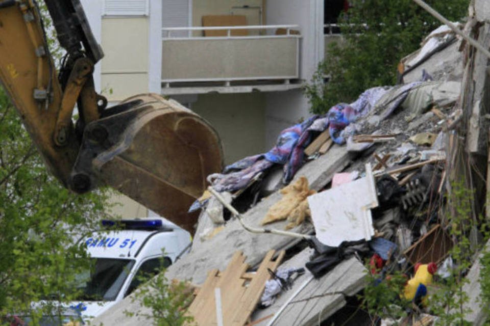 Desabamento de prédio após explosão mata 2 pessoas na França