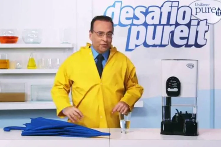 Propaganda da Pureit: marca, em parceria com a Pastoral da Criança, doou os produtos a uma comunidade carente de Paranaguá, no Paraná (Reprodução)