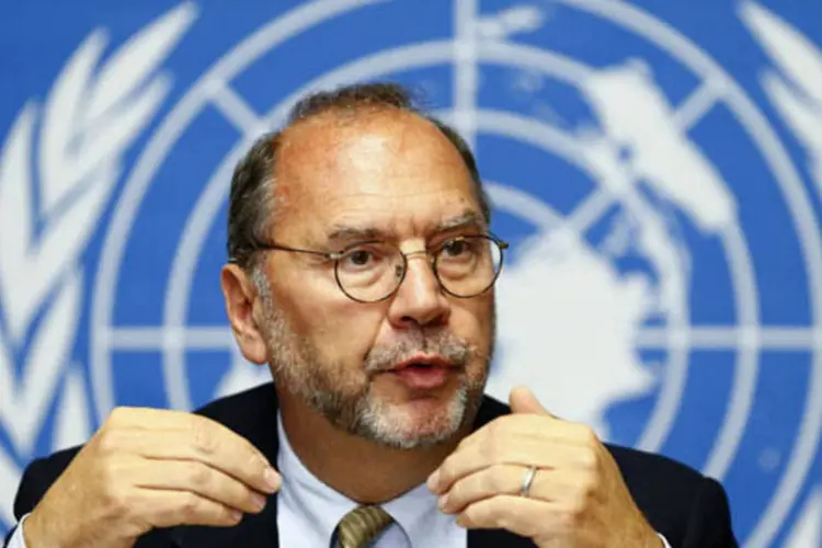 
	Descobridor do v&iacute;rus do ebola, Peter Piot: &quot;os pacientes ir&atilde;o aparecer em qualquer pa&iacute;s do mundo, mas a China &eacute; bastante vulner&aacute;vel&quot;
 (Denis Balibouse/Reuters)