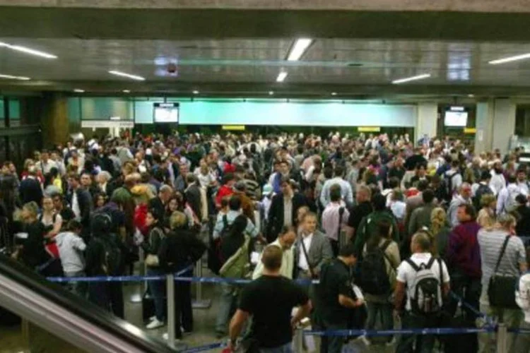 Obras no Aeroporto de Guarulhos, em São Paulo (foto), são as mais caras do pacote destinado às sedes da Copa (.)
