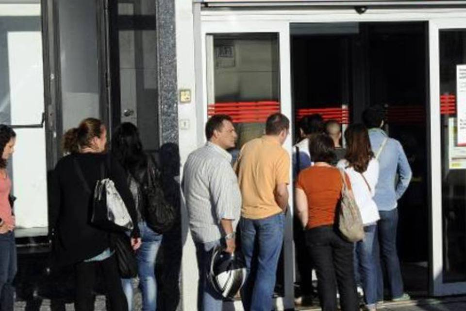 Número de desempregados na Espanha cai em 2014 a 4,45 mi