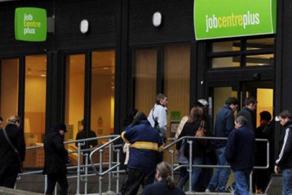 Desemprego permanece estável em 8,4% no Reino Unido