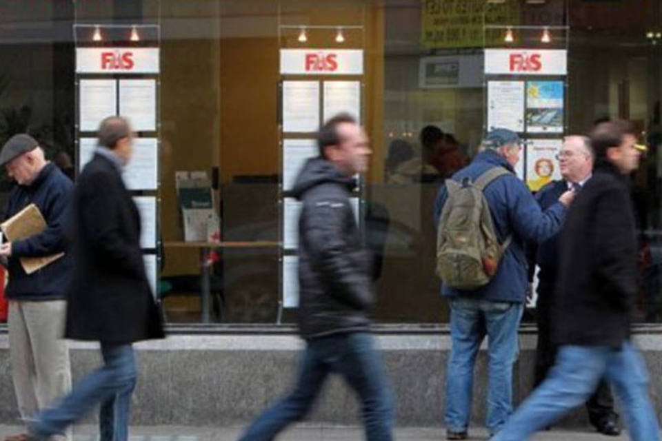 Governo irlandês cortará 23,5 mil funcionários até 2015