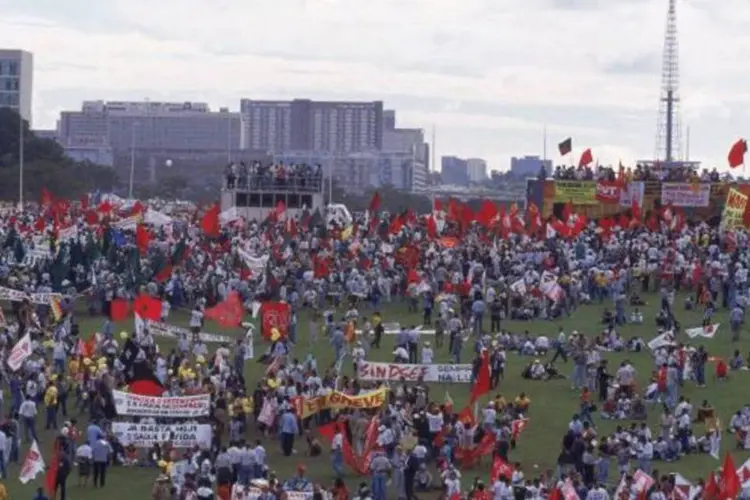 Jornada Nacional de Luta por Emprego organizada pela CUT em 1998: os tempos mudaram e o movimento sindical precisa encontrar novas bandeiras (Ricardo Stuckert/Veja)