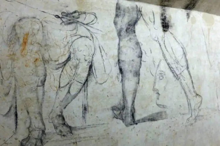 Desenhos de Michelangelo encontrados em sala secreta de capela dos Médicis na Basílica de São Lorenzo de Florença (AFP / Claudio Giovannini)