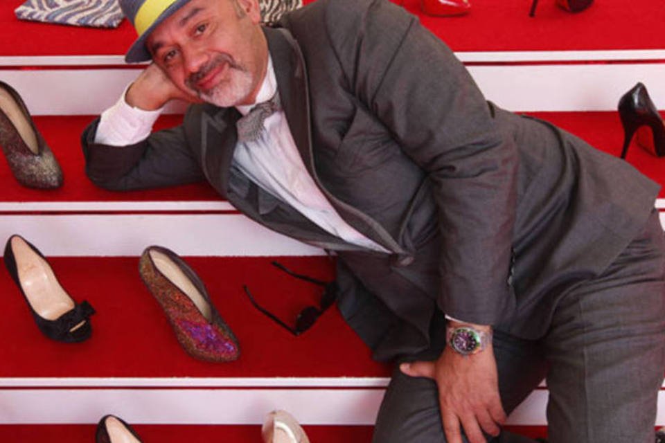Christian Louboutin expõe seus sapatos em Londres
