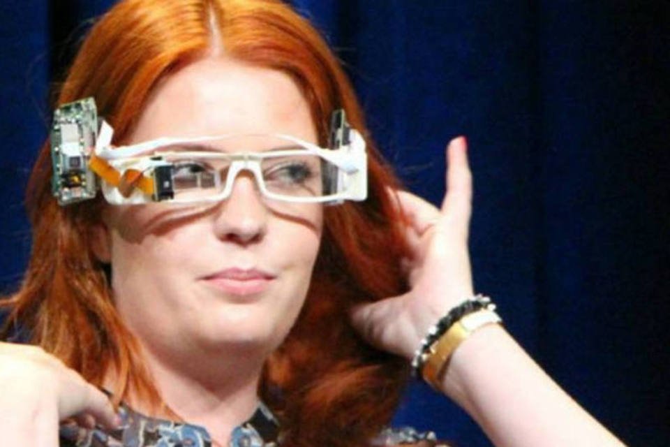 Designer mostra primeiro e estranho projeto do Google Glass
