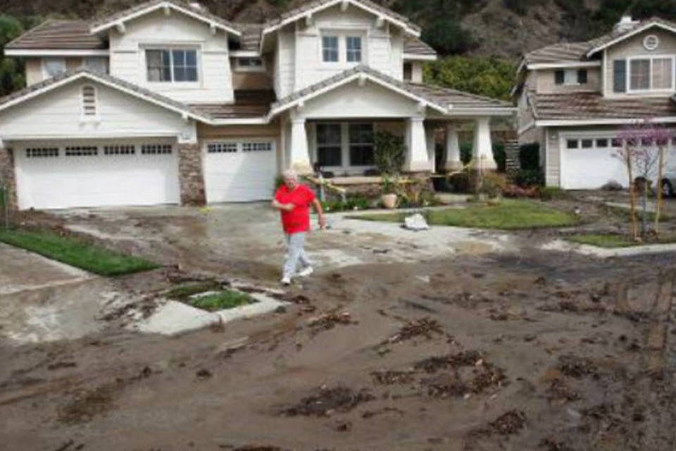 Deslizamento de terra nos EUA deixa pelo menos oito mortos