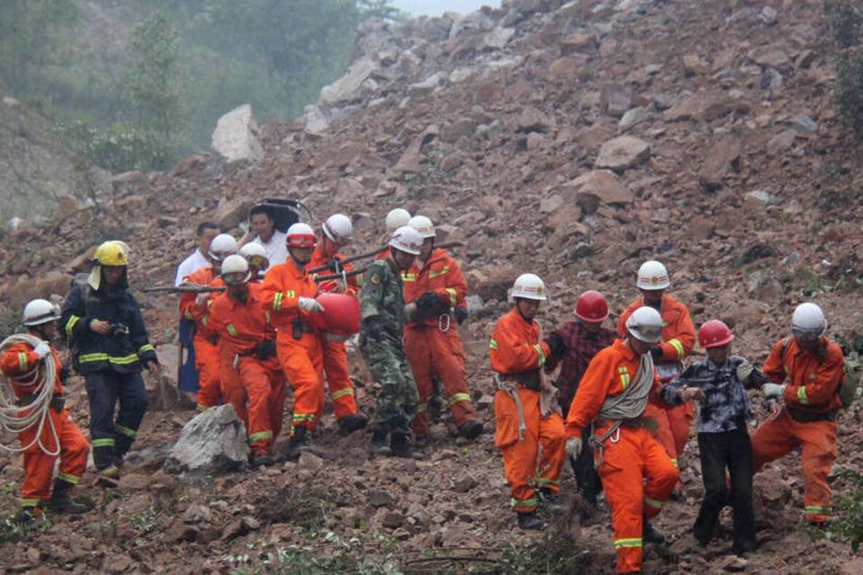 Deslizamento de terra deixa 40 desaparecidos na China