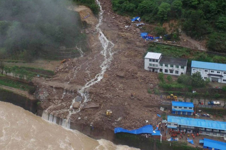 Deslizamento de terra na China deixa 34 mortos