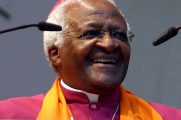 
	O arcebispo em&eacute;rito da Cidade do Cabo, Desmond Tutu: o arcebispo sul-africano foi tratado de uma infec&ccedil;&atilde;o persistente como consequ&ecirc;ncia do tratamento para o c&acirc;ncer de pr&oacute;stata
 (Wikimedia Commons)