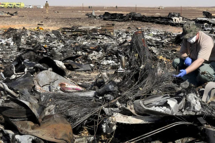 
	Destro&ccedil;os de avi&atilde;o russo: todas as 224 pessoas a bordo morreram
 (Mohamed Abd El Ghany/ Reuters)