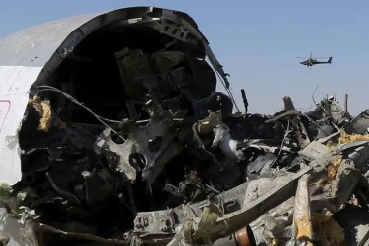 
	Destro&ccedil;os do avi&atilde;o russo que caiu no Egito: a aeronave levava 224 pessoas a bordo
 (Mohamed Abd El Ghany / Reuters)