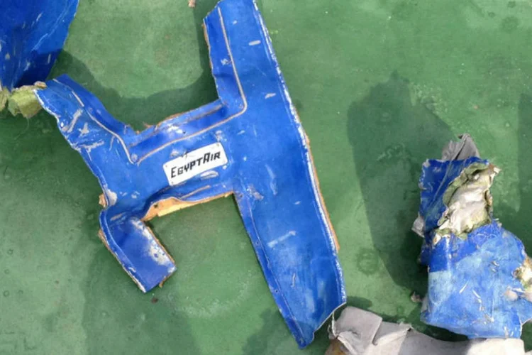 
	Destro&ccedil;os do voo MS804 que caiu no Mar Mediterr&acirc;neo: autoridades ainda n&atilde;o sabem a causa do incidente que deixou 66 mortos
 (Reuters)