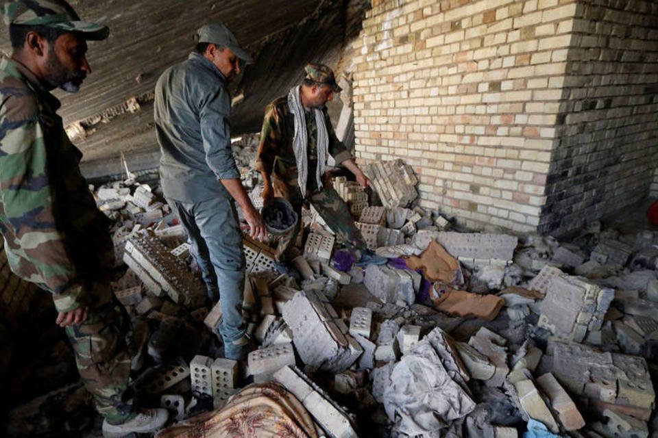 Vala com 400 corpos é encontrada em Faluja, no Iraque