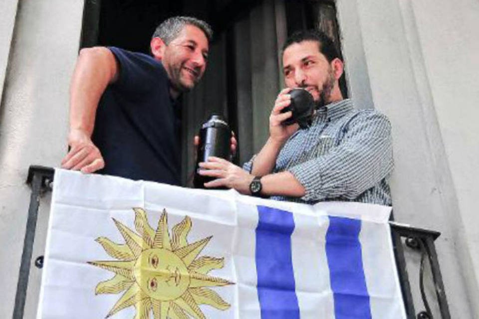 Ex-Guantánamo já tomam mate e aprendem espanhol no Uruguai
