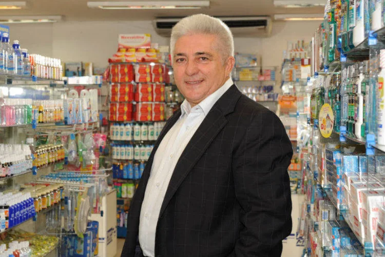 
	Francisco Deusmar Queir&oacute;s: fundador da Pague Menos espera faturar R$ 5 bilh&otilde;es neste ano
 (Pague Menos/Divulgação)