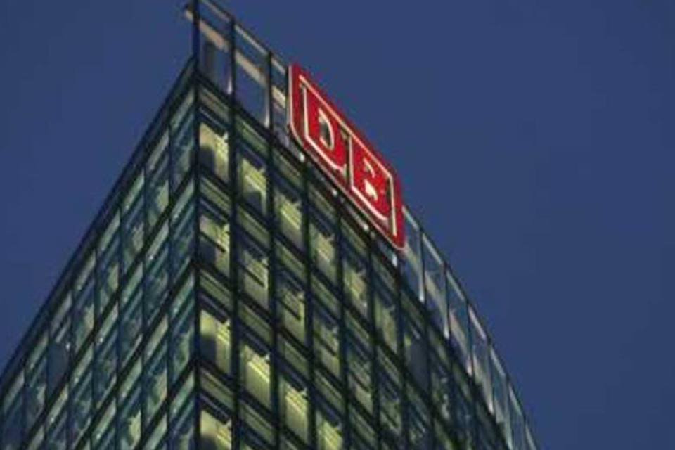Deutsche Bank quer arrecadar 9,8 bi euros para comprar Postbank