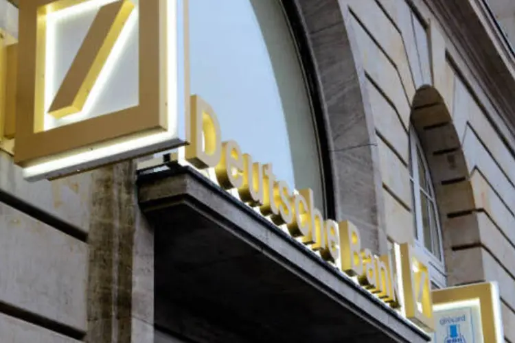
	Deutsche Bank: maior banco da Alemanha teve um preju&iacute;zo l&iacute;quido trimestral de 92 milh&otilde;es de euros
 (Reuters)
