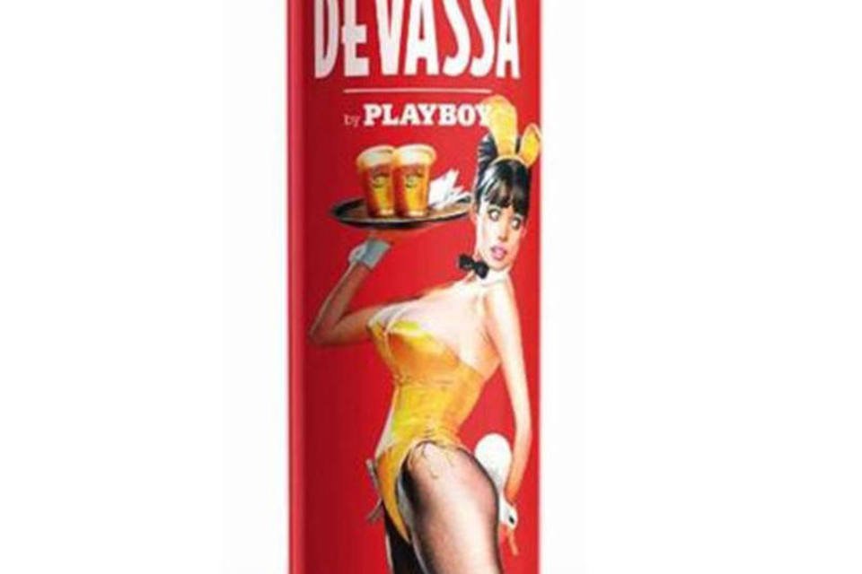 
	Devassa by Playboy: lata vem com a mensagem &quot;Gostosa como uma Devassa provocante como a Playboy&quot;
 (Divulgação)