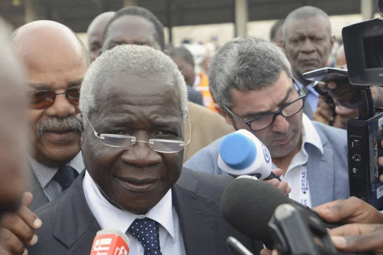 Afonso Dhlakama: Renamo alegou que houve fraude e exigiu uma nova votação (Grant Lee Neuenburg/Reuters)