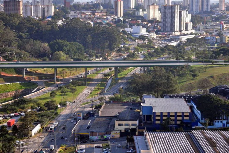 
	Diadema: al&eacute;m das tr&ecirc;s v&iacute;timas ainda soterradas, quatro pessoas foram retiradas do local com ferimentos leves
 (Marcos Luiz/PMD)