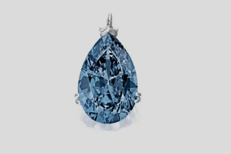 Diamante azul leiloado por 32,6 milhões de dólares em Nova York (Reprodução/Sothebys)