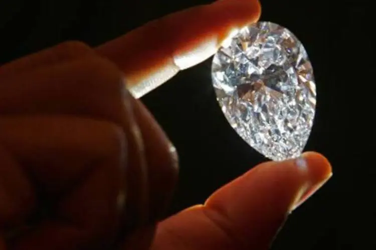 Diamante branco encontrado em uma mina no Lesoto (Carl de Souza/AFP)