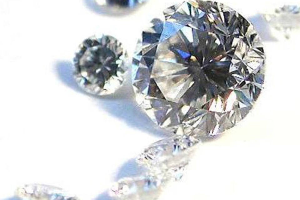 Cientistas brasileiros produzem diamantes em laboratório