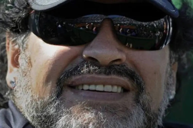 
	Diego Maradona: a Comiss&atilde;o afirmou que os processos fiscais abertos contra o Napoli foram encerrados devido a uma anistia fiscal ao clube
 (©AFP / Alejandro Pagni)