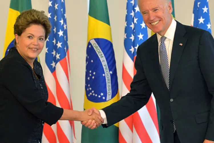 A presidenta Dilma Rousseff recebe o vice-presidente dos Estados Unidos, Joe Biden: Biden vem ao Brasil a menos de cinco meses da primeira visita de Estado de Dilma aos Estados Unidos, em outubro. (Wilson Dias/ABr)