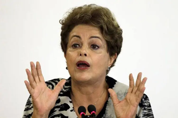
	Presidente Dilma Rousseff: &quot;&eacute; imposs&iacute;vel o Brasil sustentar um reajuste daquelas propor&ccedil;&otilde;es&quot;, afirmou
 (REUTERS/Ueslei Marcelino)