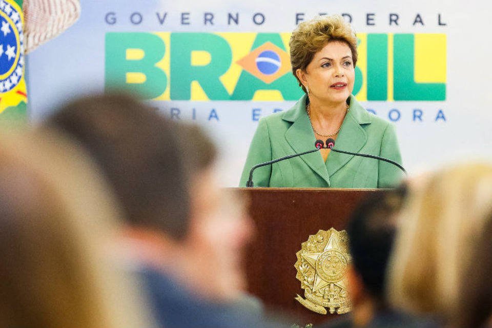 Ajuste fiscal é imprescindível para crescimento, diz Dilma