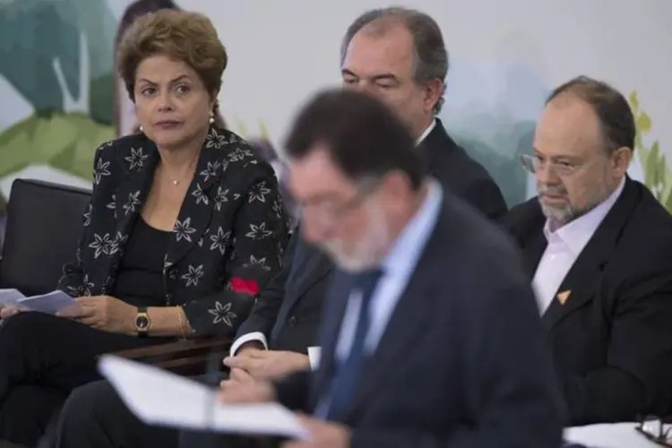
	A presidente Dilma lan&ccedil;a o Plano Safra da Agricultura Familiar 2015/2016, no Pal&aacute;cio do Planalto
 (Marcelo Camargo/Agência Brasil)