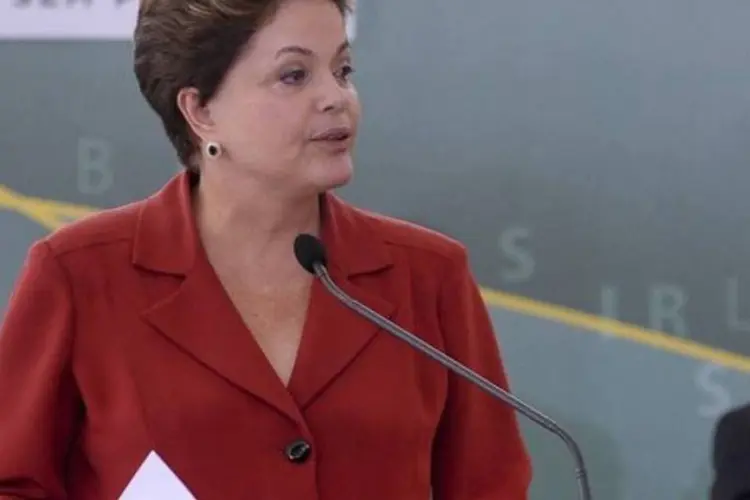 Dilma: “A caderneta de poupança é um patrimônio dos brasileiros e o governo tem obrigação de protegê-la, de torná-la cada vez mais segura e mais rentável para o pequeno poupador" (Antonio Cruz/ABr)