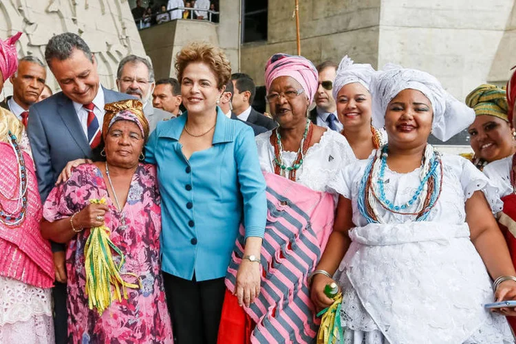 
	Cidad&atilde; baiana: &quot;A Bahia &eacute; o s&iacute;mbolo da nossa diversidade cultural e tem a representa&ccedil;&atilde;o da alma brasileira&quot;
 (Roberto Stuckert Filho/PR)