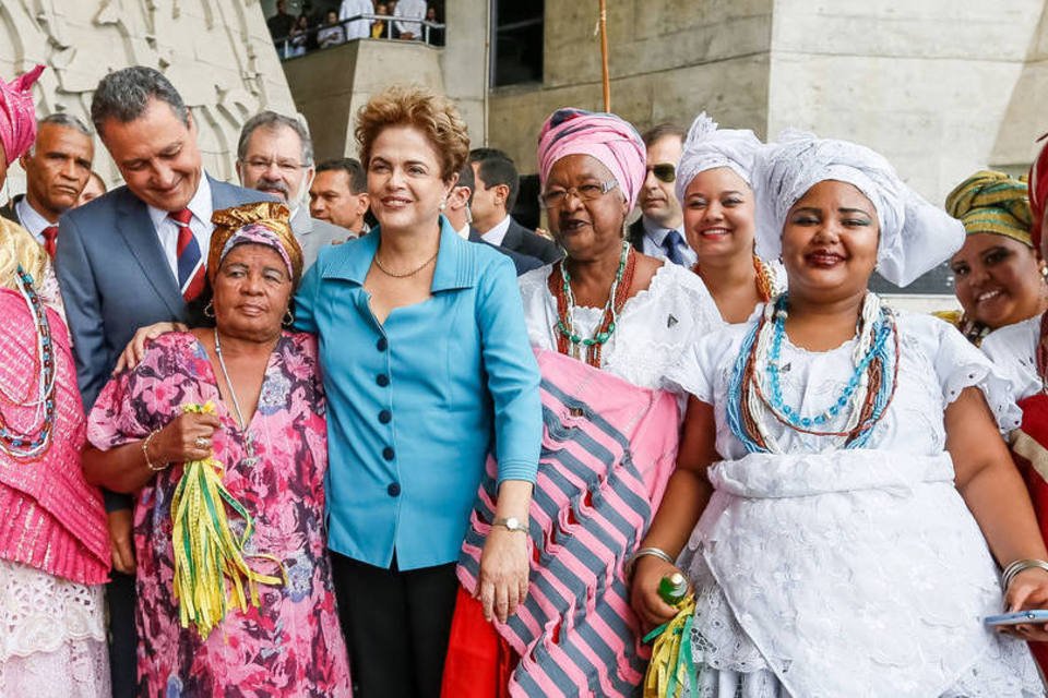 Em Salvador, Dilma recebe título de cidadã baiana