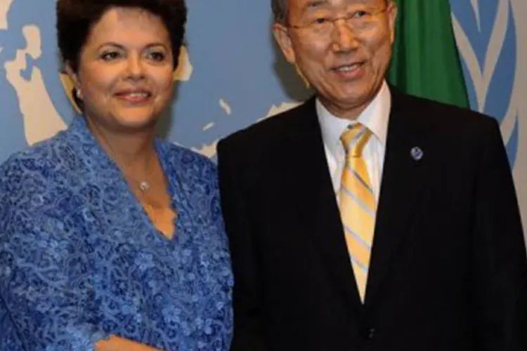 Dilma e Ban Ki-Moon, presidente da ONU: segundo Dilma, o reconhecimento do Estado palestino ajudará a obter uma "paz duradoura no Oriente Médio" (Timothy A. Clar/AFP)