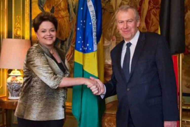 Dilma e o primeiro-ministro belga Yves Leterme: "os países devem agir para evitar que seus povos vivam o desemprego e perdas dos direitos sociais”, afirmou a presidente (Geert Vanden Wijngaert/AFP)