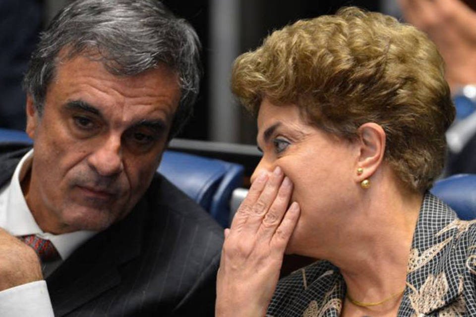 "Chorou, hein?", diz Dilma para Cardozo