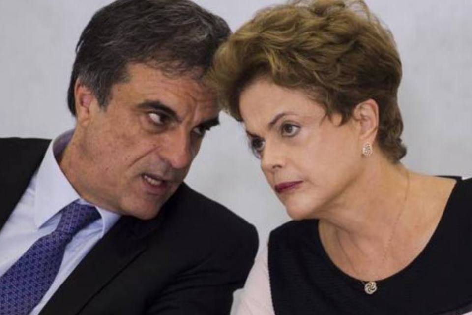 Dilma tenta manter Cardozo na AGU