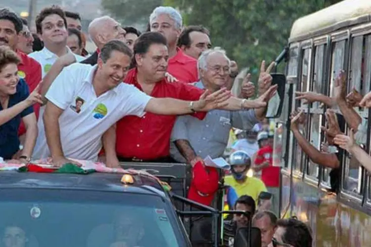Dilma Rousseff e seus correligionários em PE: no NE, ela venceu em todos os Estados (Roberto Stuckert Filho/PT)