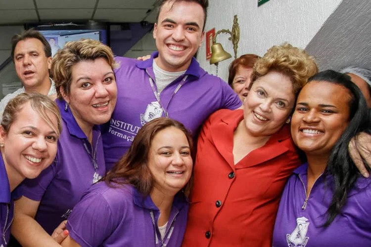 
	Dilma: seu programa &eacute; aquele que &quot;atende o pa&iacute;s e seus trabalhadores&quot;, afirma
 (Ichiro Guerra/Dilma 13)